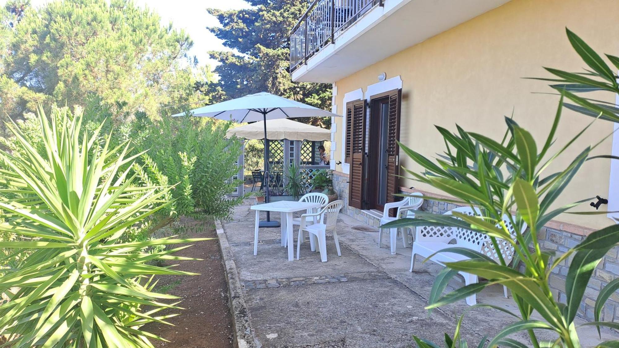 Le Pigne Casa Vacanze. Pollica Exterior foto